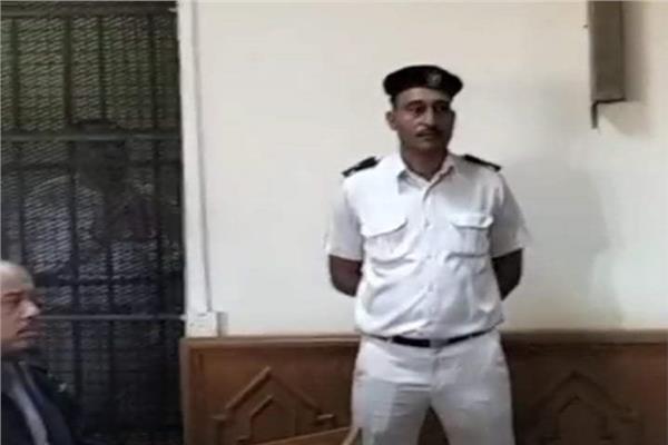 سفاح التجمع داخل قفص المحكمة