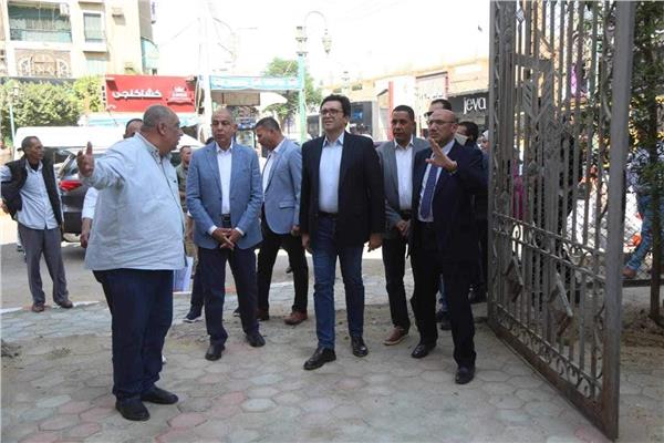 وزير الثقافة خلال لقائه مع اللواء محافظ المنيا