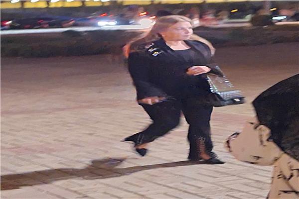 وصول عبير فؤاد عزاء والدة أحمد عصام  