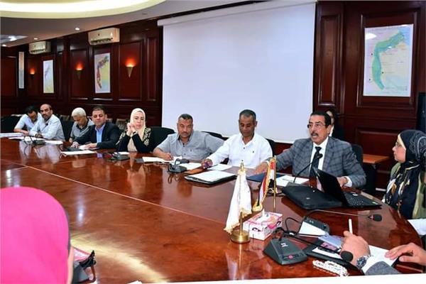 محافظ الأقصر يستقبل فريق عمل مشروع الدعم الفني بالتنمية المحلية 
