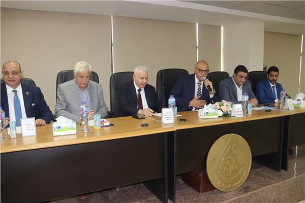 اجتماع مجلس أمناء مدينة العبور