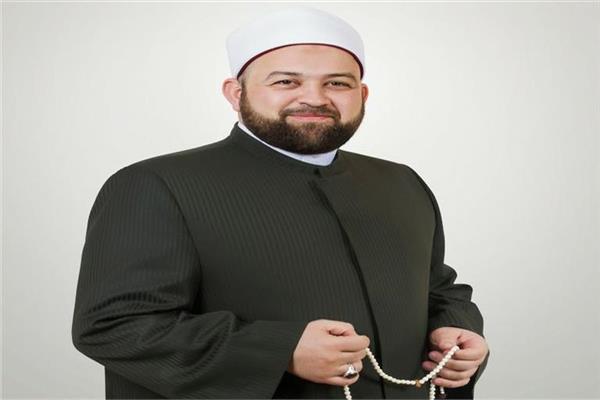 الدكتور يسري عزام إمام جامع عمرو بن العاص