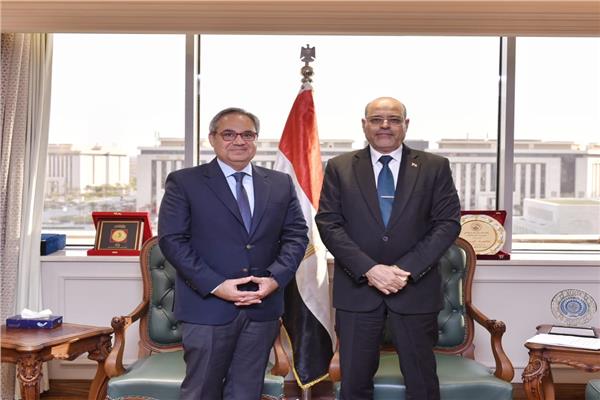 الوزير محمد جبران والسفير علاء حجازي