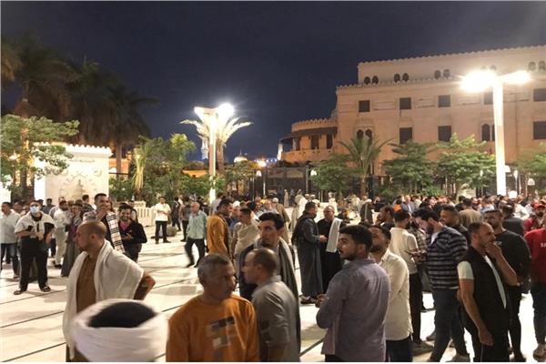 الآلاف توافدوا على مسجد الإمام الحسين للاحتفال بذكرى مولده