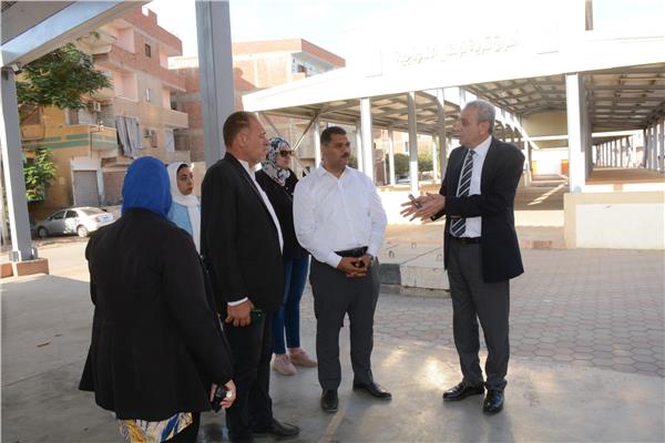اللواء أشرف الجندي محافظ الغربية خلال الجولة