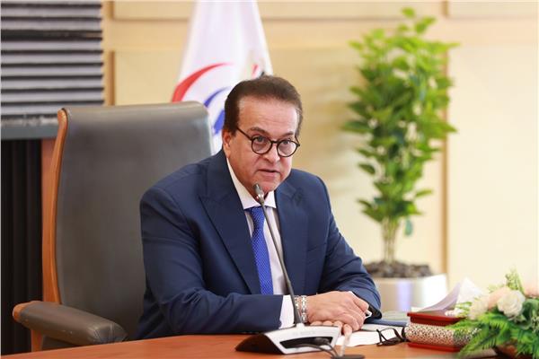  الدكتور حسام عبدالغفار