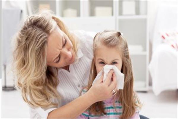 كيفية حماية طفلك من نزلات البرد