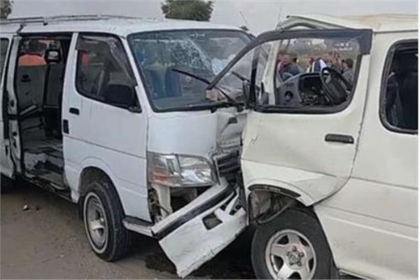  حادث تصادم سيارة ميكروباص