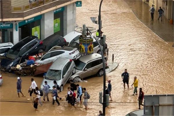 صورة أرشيفيةالكوارث الطبيعية في فالنسيا: تغير المناخ وراء الفيضانات المدمرة| صور وفيديو
