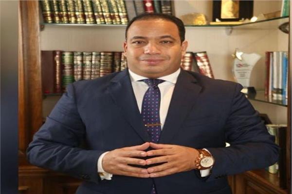  الدكتور عبدالمنعم السيد 