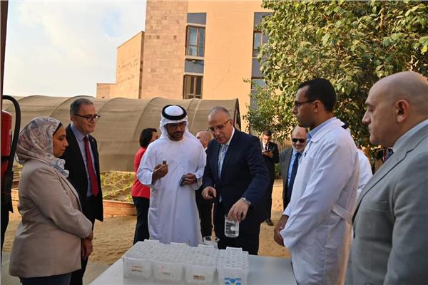 وفد إماراتي يقوم بزيارة الجامعة الأمريكية بالقاهرة 