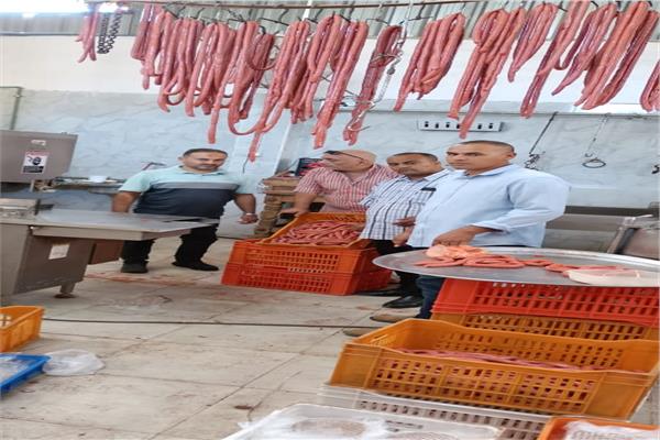 ضبط لحوم واجزاء دواجن مجهولة