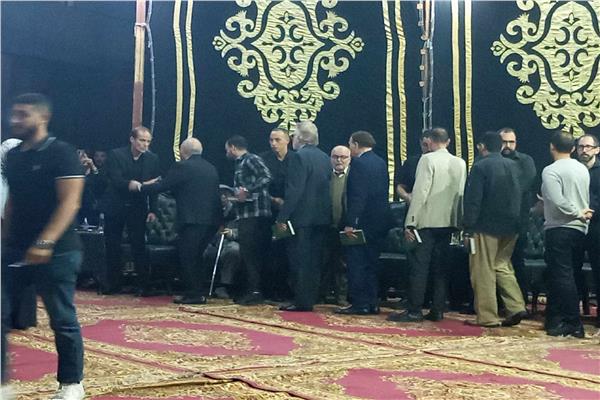 انتهاء عزاء حسن يوسف بحضور نجوم الفن