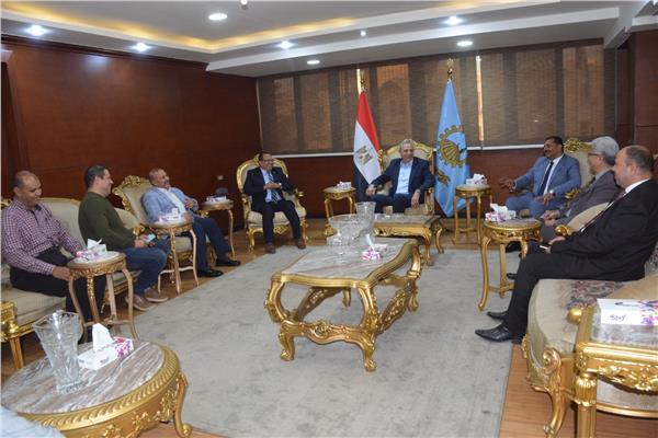 اجتماع المحافظ