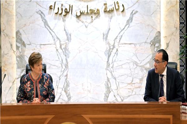 رئيس الوزراء خلال لقائه مديرة صندوق النقد الدولي