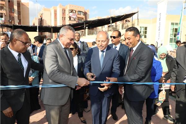 محافظ القاهرة يفتتح السوق الحضاري بمنطقة الأسمرات