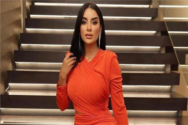 الفنانة جوري بكر
