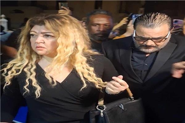 مجدي كامل ومها أحمد يقدمان واجب العزاء في مصطفى فهمي 