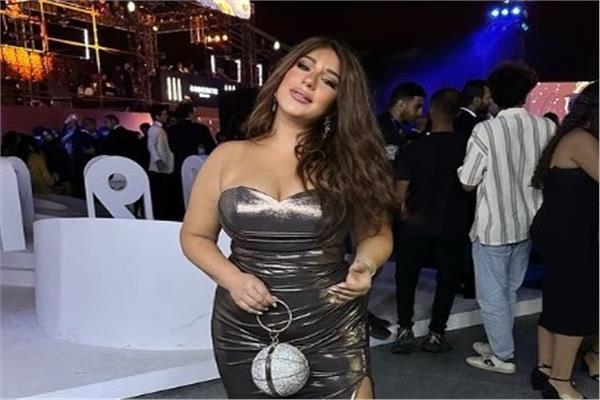 الفنانة أسما شريف منير
