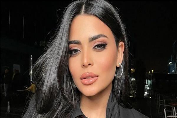 الفنانة أسماء جلال 