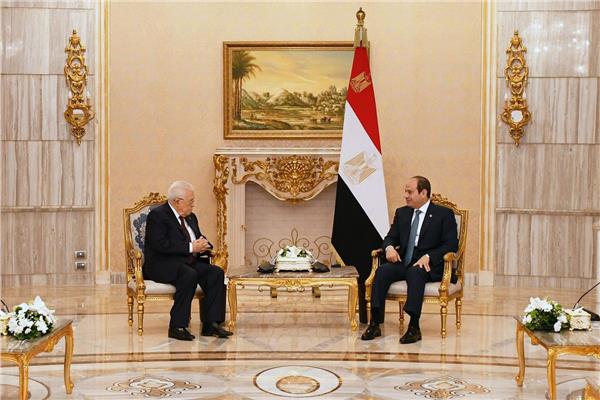 الرئيس السيسي ونظيره الفلسطيني محمود عباس