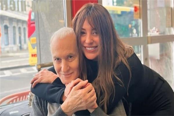  الفنانة نيرمين الفقي برفقة والدها 