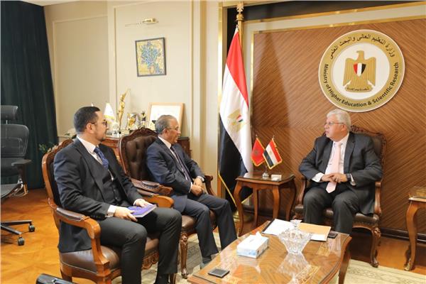  وزير التعليم العالي يستقبل سفير المغرب