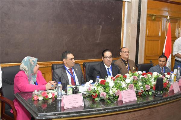 جانب من  فعاليات المؤتمر الدولى لكلية الآداب 