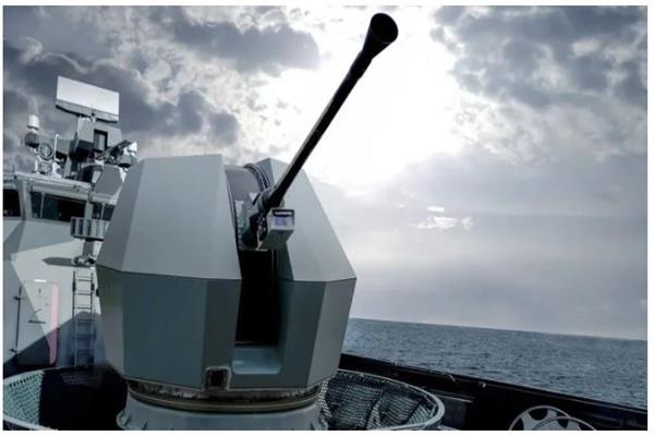  مدافع Bofors 40Mk4 