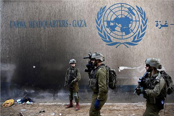 ■ إسرائيل تحظر دخول المساعدات للفلسطينيين