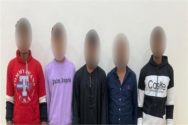 المتهمين