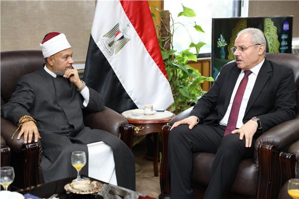 الدكتور ناصر مندور - الشيخ عبد الخالق العطيفي