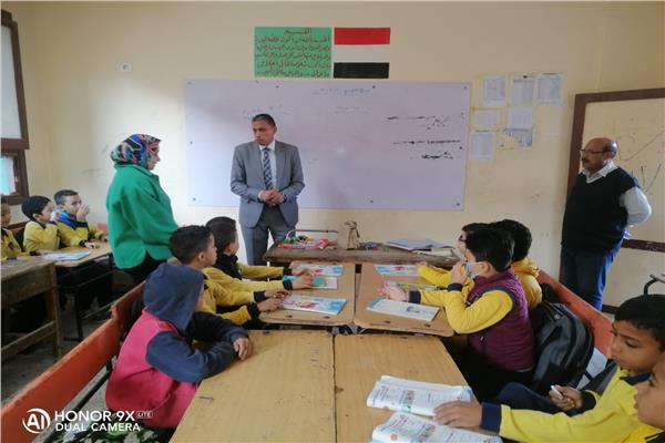 مدير تعليم  الجيزة يتفقد مدارس ادارات منشأة القناطر وأوسيم والشيخ زايد التعليمية
