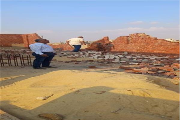  حملات لإزالة الإشغالات ومخالفات البناء وضبط وصلات المياه الخلسة بمدن الشيخ زايد والمنيا والشروق