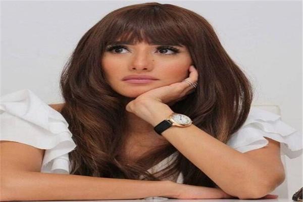 الفنانة زينة