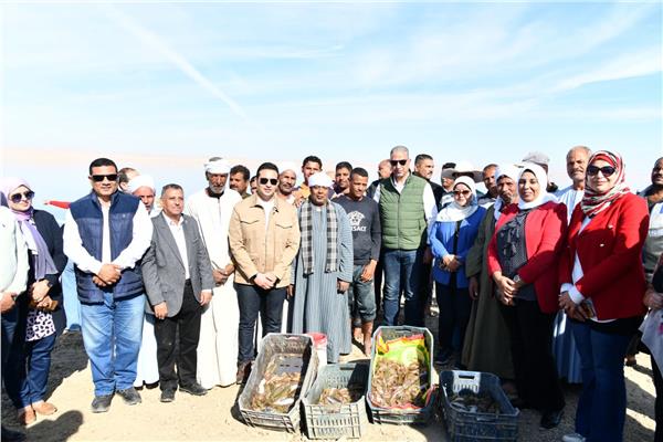  أحمد الأنصارى محافظ الفيوم خلال افتتاح موسم الصيد ببحيرة قارون