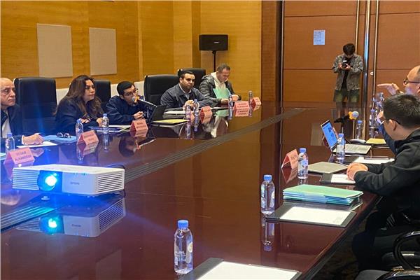 وزيرة التنمية المحلية ومحافظ الأقصر يبحثان فرص التعاون مع عدد من الشركات الصينية