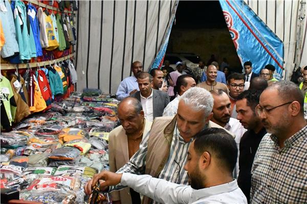   معرض الملابس الشتوية الجاهزة  