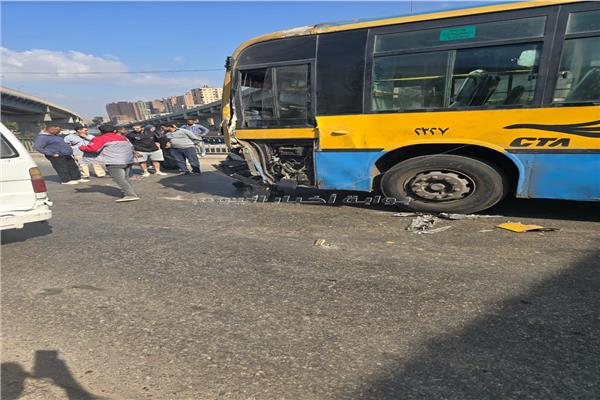 حادث تصادم اتوبيس بميكروباص