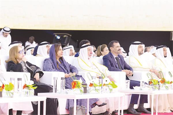 حاكم الشارقة خلال افتتاح فعاليات المعرض
