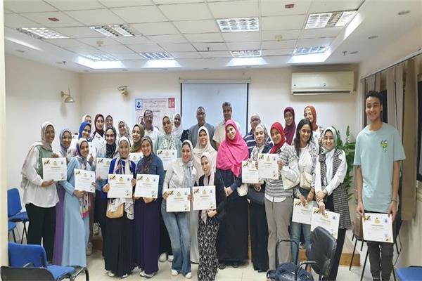 طالب بجامعة أسيوط