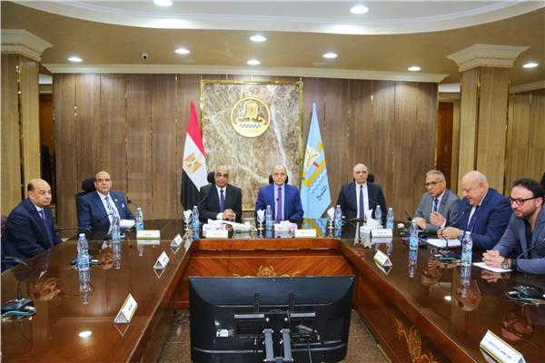  المستشار عدنان فنجري، وزير العدل - للواء دكتور علاء عبدالمعطي، محافظ كفر الشيخ