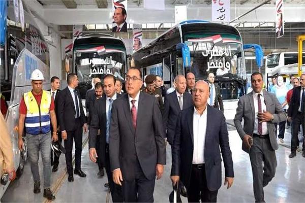 جانب من تفقد رئيس مجلس الوزراء لشركة النصر للسيارات