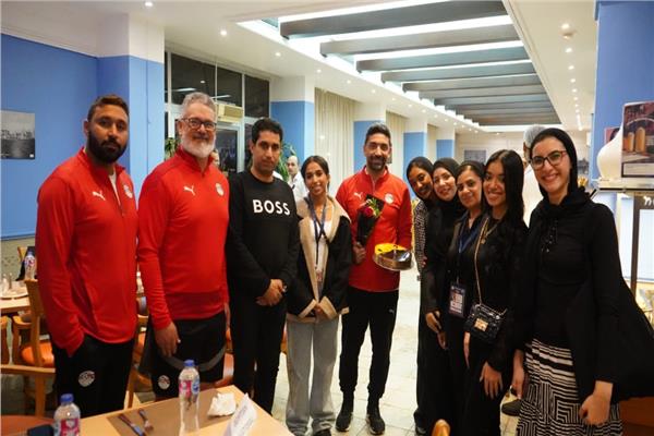 المدير الفني للمنتخب مع اسلام الشاطر