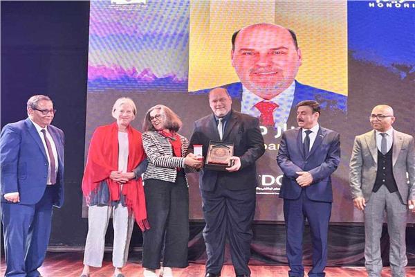 تكريم نقيب الفنانين العراقيين بالمهرجان الدولي للفيلم الوثائقي والروائي القصير