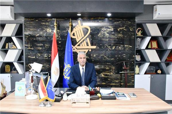  اللواء دكتور إسماعيل كمال محافظ أسوان 