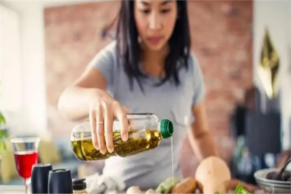 زيوت الطعام بين الفوائد والمخاطر