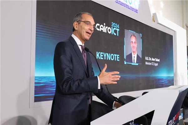 د.عمرو طلعت وزير الاتصالات