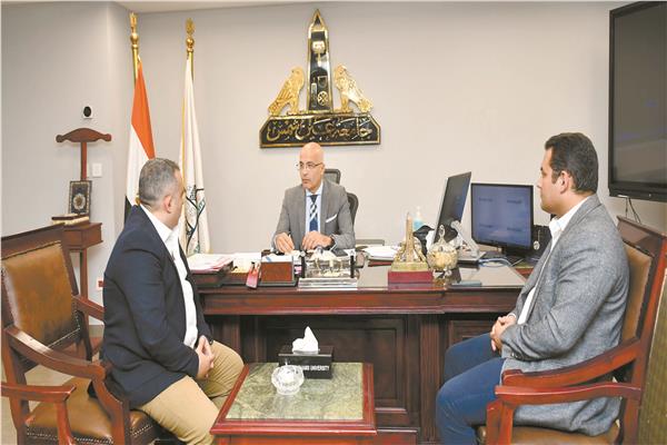 د. زين العابدين خلال حواره مع الأخبار