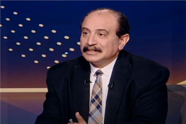 طارق فهمي أستاذ العلوم السياسية